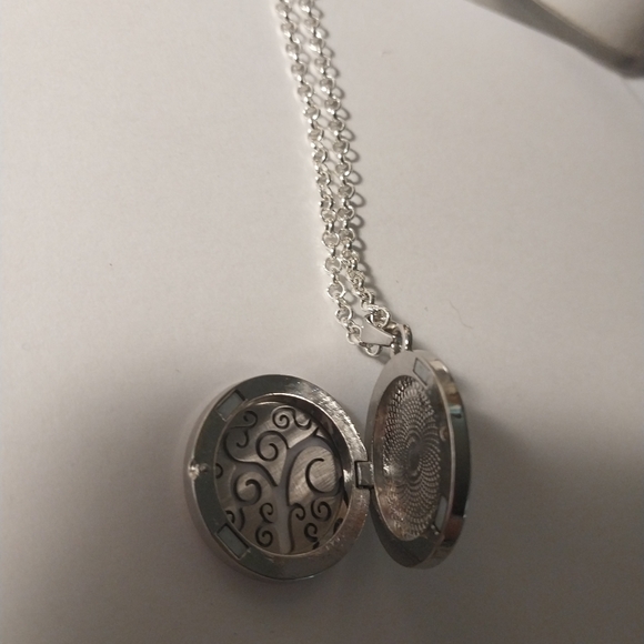 Circular Tree Metal Locket - Picture 3 of 4